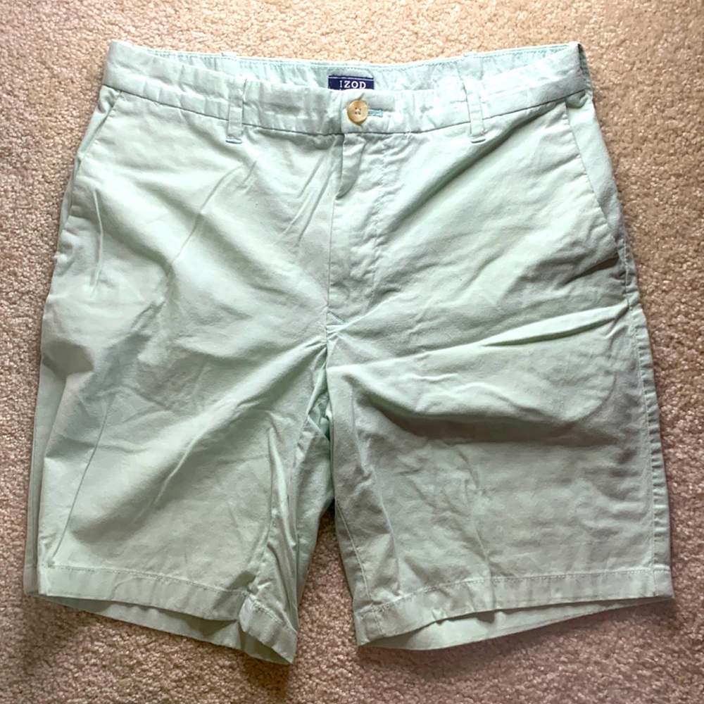 Men’s Mint Green 32W IZOD shorts